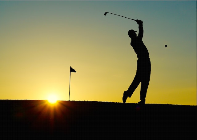 golf shoot sun in background