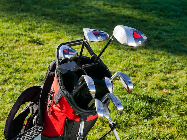 Set of beginners golf clubs